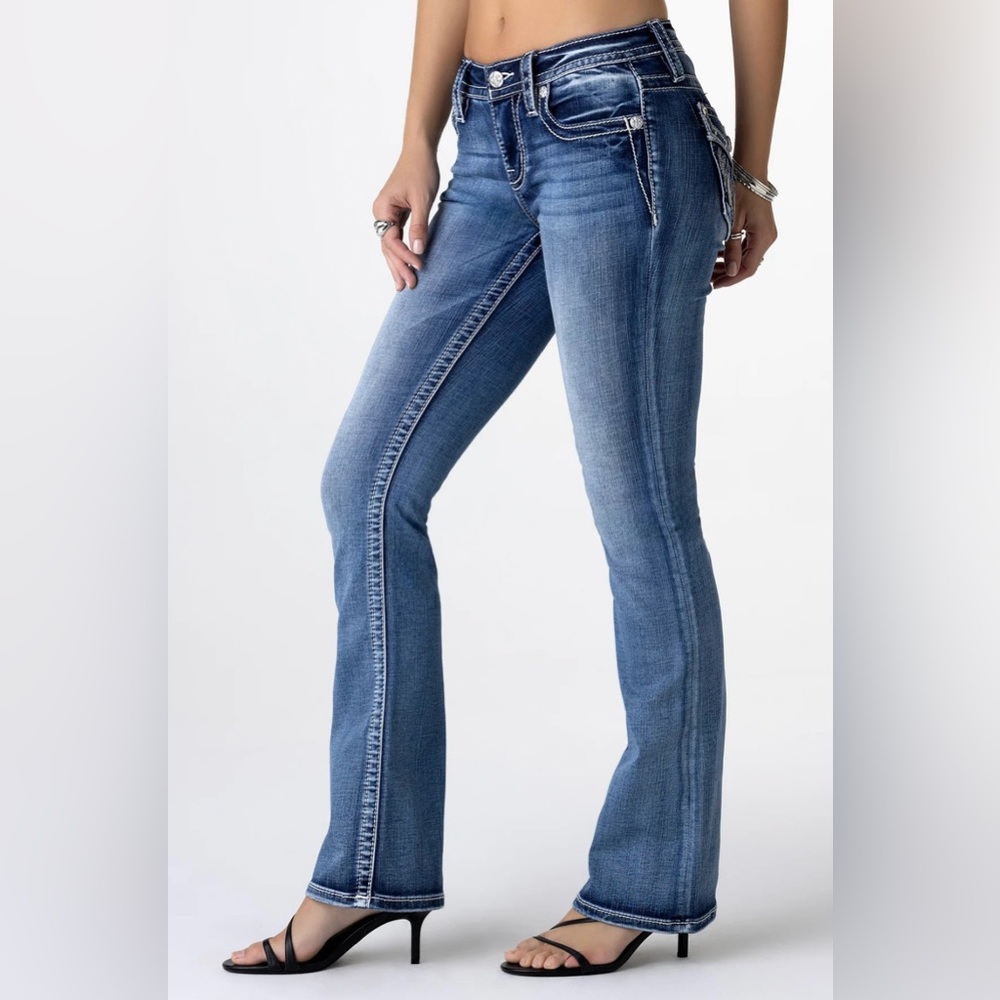 Silver Jeans Women's Flare in Classic Blue🤍💎